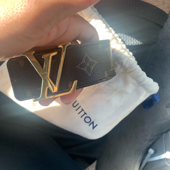 LV belt it is also for men so don’t trip - Picture 2 of 5